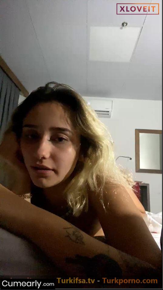 Naz Elbir ifşa uykulu gözlerle yayın yaptı