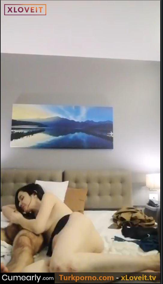 Türk Seks izle Ayşegül yalayıp sikildi