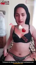 Türbanlı Donat ifşa Prensess yayında iç çamaşırlı domaldı