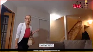 Hastalanan oğluna masaj yaparken Türkçe Altyazılı Porno