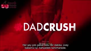 Üvey babanın gizli üçlü grup sırrı Altyazılı Porno