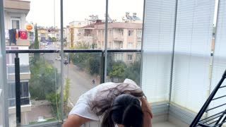 Türkiyede Yaşayan Rus Kızı Kira’nın Youtube Katıl ve Onlyfans Videoları Part 53