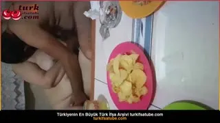 Karısını şarapçıya siktiriyor