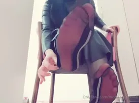 Kraliçenizi sabırla bekleyin